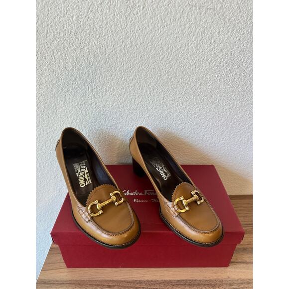 Ferragamo Morgan Tan Leather Loafer Pumps Size 7M w/ Box - Picture 1 of 3